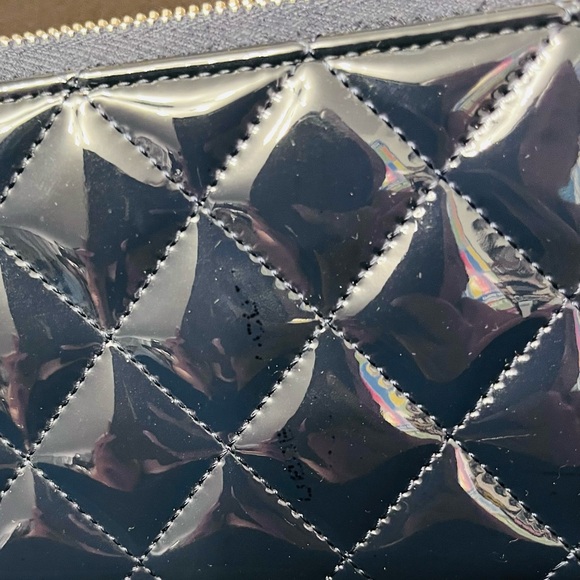 CHANEL SMALL NAVY BLUE PATENT LEATHER ZIP AROUND WALLET - Picture 7 of 15